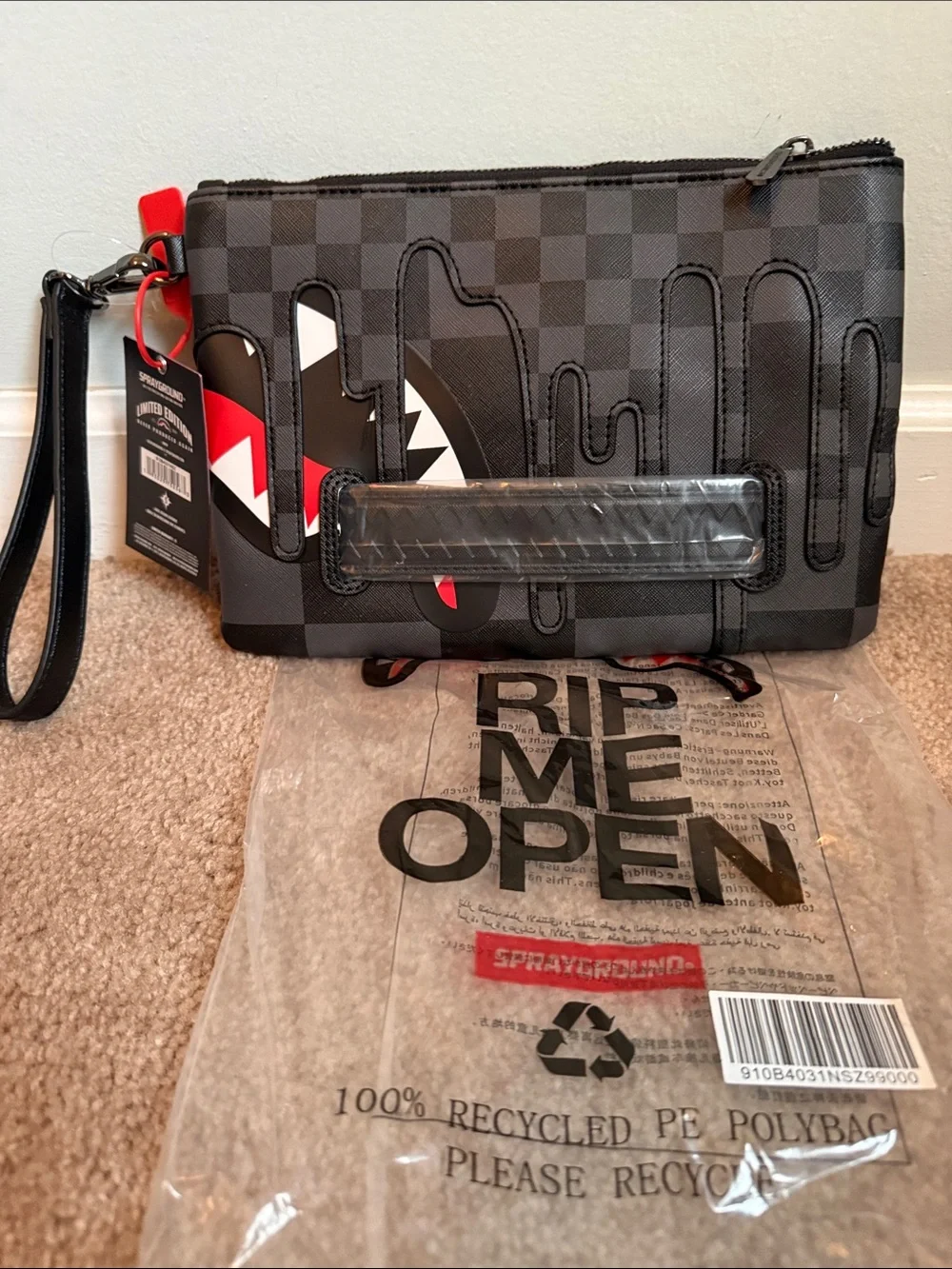 Sprayground XTC GREY SHARKS IN PARIS CROSSOVER CLUTCH